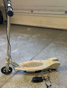 **LOOK** Razor Accelerator Yr 2013 Electric Scooter - Includes Charger