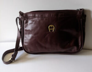 •	Etienne Aigner Vintage Classic Burgundy Medium to Large Leather Shoulder Bag