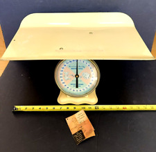 VINTAGE WHITE AMERICAN FAMILY NURSERY SCALE BABY SCALE 30 LBS #3877. EXCELLENT