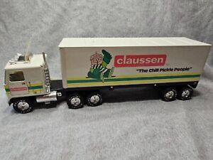 NYLINT Claussen The CHILL Pickle PEOPLE Toy 18 Wheeler Semi Truck 1/16