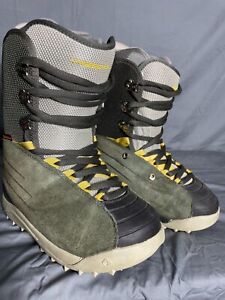 Burton Freestyle Men’s SnowBoard Boots Lace Up Size US 8 Yellow Gray Sued