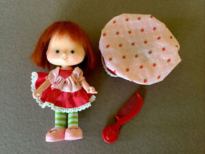 Vintage Strawberry Shortcake Party Pleaser doll  W/shoes