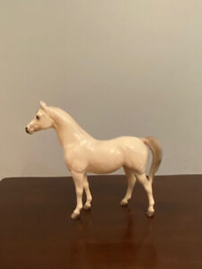 Breyer - Traditional Horse - Proud Arabian Mare