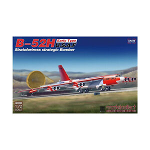Modelcollect UA72208  1/72 B-52H Early Type Stratofortress LE - SEALED