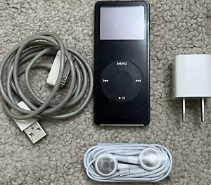 Apple iPod Nano A1137 Black/Silver 1st Generation 2GB Storage MP3 Media Player