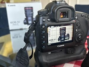 canon 5d mark iv with lens used