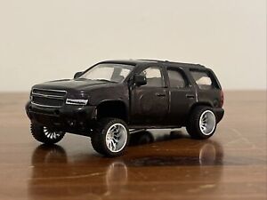 1/64 Custom 2010 Chevy Tahoe Squatted Truck