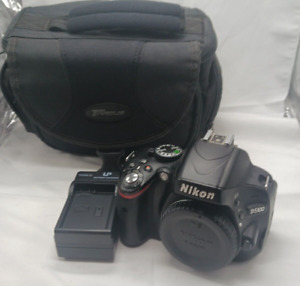 Nikon D5100 16.2 MP Digital SLR Camera with battery/charger & bag Tested