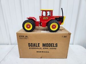 Vintage Original 1/16 Scale Models Versatile 825 Toy Tractor Farm Ford 4x4 4WD