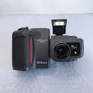 New ListingNikon Coolpix 995 3.3MP Digital Camera w/4X Zoom with Battery UNTESTED AS-IS