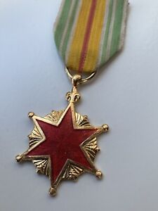 Original Vietnam War Wartime ARVN South Vietnamese Made Wound Medal