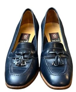 Vintage Anne Klein Navy Blue Heel Loafers. Size 6