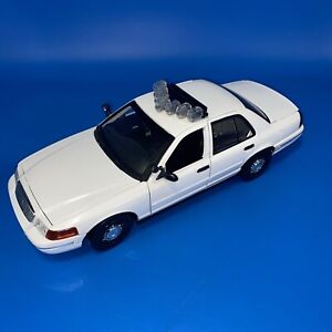 MOTORMAX 1/18 UNMARKED 2001 FORD CROWN VIC POLICE CAR White 79914