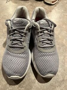 NIKE RUNNING SHOES WOMENS SIZE 8