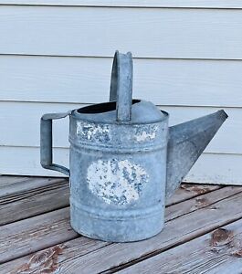 Vintage Galvanized 2.5 gallon/10-quart Wheeling(?) Farmhouse/Garden Watering Can