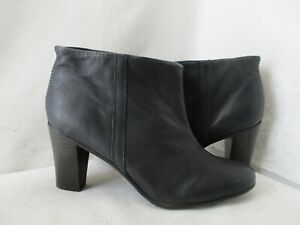 LL BEAN Black Leather Slip On High Heel Ankle Boots Womens Size 8 M Style 102705