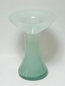 Art Glass Celery Mint Green Vase Jack-in-the-pulpit Style 9