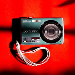 New ListingNikon COOLPIX S220 10.0MP Digital Camera - Aqua green