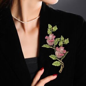 Gold Tone Fashion Pink Flower Rose Woman Brooch Pin Corsage Rhinestone Crystal