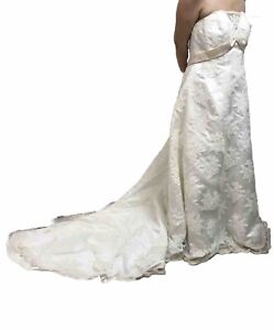 David’s Bridal Wedding Gown Style 9T9211 Size 16W Train Bead Appliqués Strapless