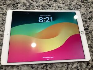 Apple iPad Air (3rd Generation) 64GB, Wi-Fi, 10.5in - Silver