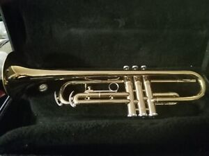 Conn 22B Bb Trumpet, case/MP, USA, Very Good Condition