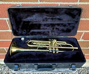 King Tempo Trumpet 301 With Case Smooth Valves.