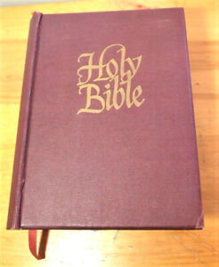 New ListingVintage 1962 J.J. Little & Ives Large Heavy Family Bible Old and New Testaments