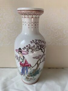 New ListingAntique Chinese Famille Rose Figures Porcelain Vase Mark 1960-1970