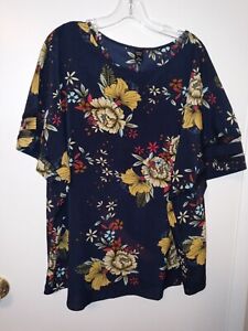Ladies plus size NWOT top by EMERY ROSE size 3XL