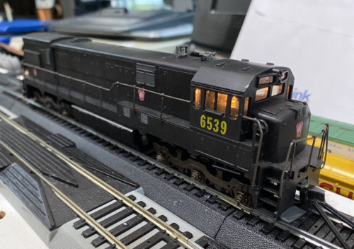 HO Scale Athearn U30C #6539 Pennsylvania Diesel Locomotive - Excellent Condition