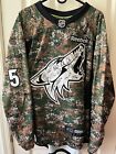 ARIZONA COYOTES CONNOR MURPHY/TEAM SIGNED MILITARY HOCKEY JERSEY Size 58