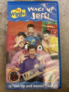The Wiggles Wake Up Jeff VHS 1999 Kids Family Music Rare Blue Clamshell