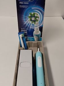 Oral-B Pro 1000 Crossaction Electric Rechargeable Toothbrush - Blue