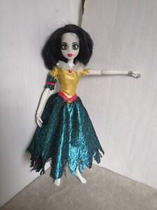 Once Upon A Zombie Snow White Figure Doll WowWee 11