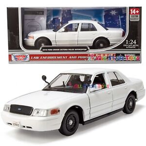 2010 FORD CROWN VICTORIA POLICE UNMARKED WHITE BUILDER'S KIT 1/24 MOTORMAX 76469