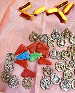 Vintage 1950-60's Gumball Vending Prize Premium Plastic Charms Lot Of 50+ (B)