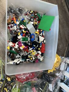 22LB Bulk Lot of Assorted Genuine LEGOS Several Sets Over the Years + Minifigs