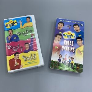 THE WIGGLES - SPACE DANCING And Wiggly Wiggly World VHS Clamshell Case Lot Of 2