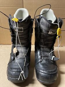 burton ruler snowboard boots size 9 (damaged Still Usable)