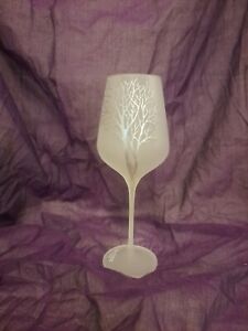 COLD ACTIVATED BELVEDERE VODKA SATIN FROSTED WINE GLASS W/ETCHED SILVER TREE