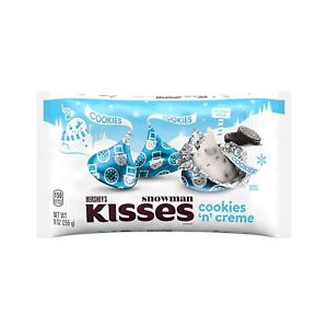 HERSHEY'S KISSES Cookies 'n' Creme, Christmas Candy Bag, 9 oz
