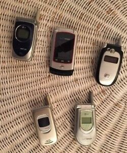 5 Vintage Cellphones: Samsung, LG, Motorola. W/Chargers; Buy 1 or All