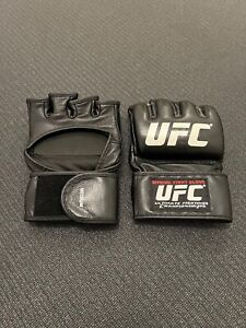 UFC official fight gloves from 2011, size Medium