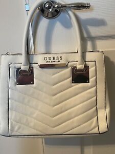 Guess-White-Leather-Handbag-Purse-Zipper Pocket & 2 sides-Los Angeles