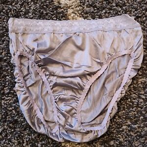 Size 9 Hanes Her Way, vintage Lace 100% Nylon Hi-Cut  Panties  Wide Lace
