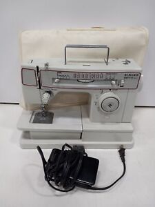 SINGER Merritt 8834 Electronic Sewing Machine w/ Case