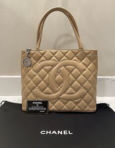 AUTH CHANEL BEIGE TAN CAVIAR LEATHER MEDALLION TOTE HANDBAG - LIKE NW! EXCELLENT