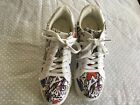 New GUESS elevated canvas sneaker size 8.5 M grafittigraphic art