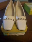 NEW Lifestride Ivory Pump Shoes for women Size 11